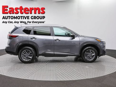 Used 2024 Nissan Rogue S AWD/4WD image 4