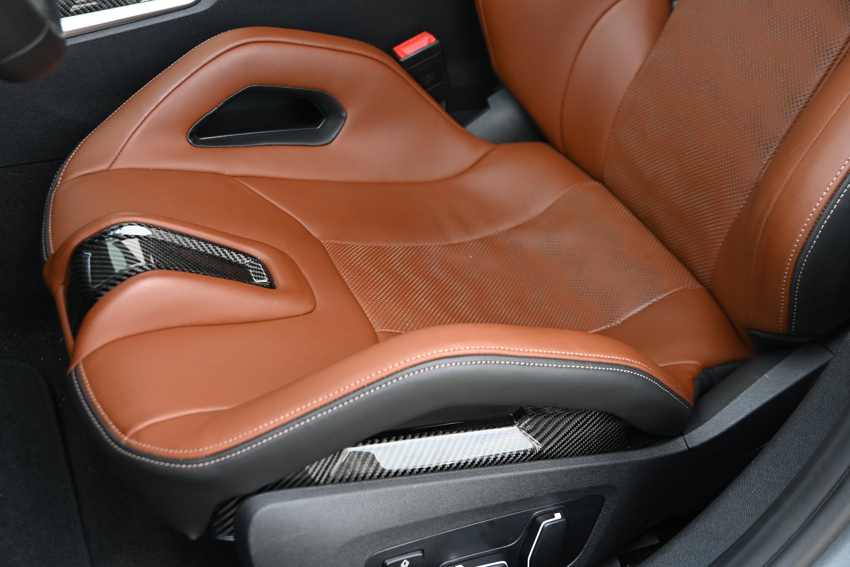 Used 2025 BMW M3 w/ Executive Package RWD image 32