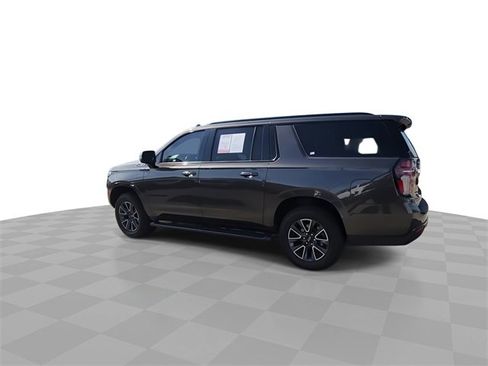 Used 2021 Chevrolet Suburban Z71 w/ Z71 Off-Road Package image 6