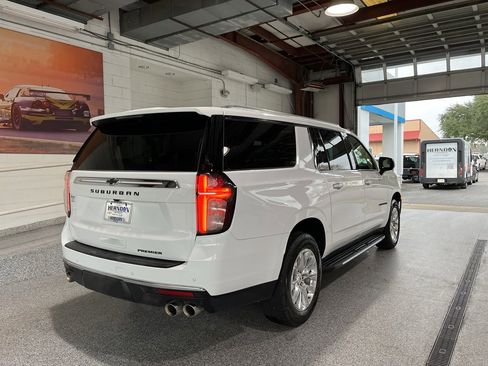 Used 2023 Chevrolet Suburban Premier image 12