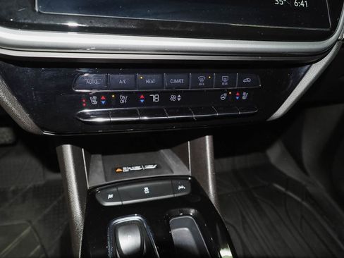 Used 2023 Chevrolet Bolt EUV LT w/ Convenience Package image 12