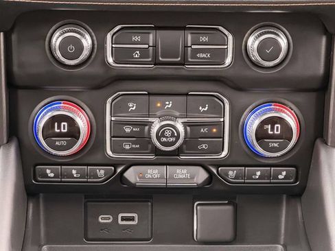 Used 2022 GMC Yukon AT4 w/ AT4 Premium Plus Package AWD/4WD image 15