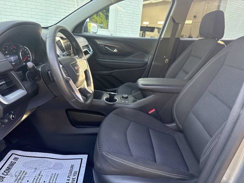 Used 2023 GMC Terrain SLE w/ Driver Convenience Package AWD/4WD image 9