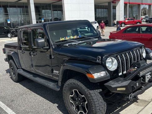 Used 2022 Jeep Gladiator Overland w/ Popular Equipment Package image 2