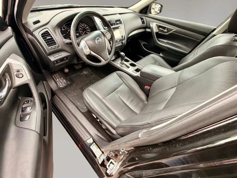 Used 2015 Nissan Altima 2.5 SL w/ Moonroof Package FWD image 9