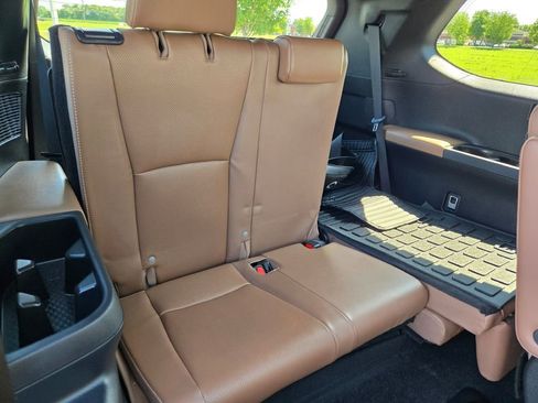 Used 2024 Toyota Grand Highlander AWD Hybrid image 12