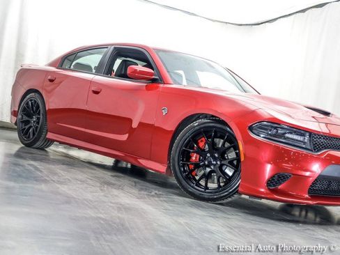 Used 2016 Dodge Charger SRT Hellcat RWD image 4