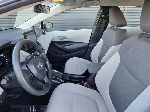 Used 2022 Toyota Corolla LE image 26