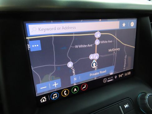 Used 2023 GMC Acadia SLT w/ Elevation Edition FWD image 19