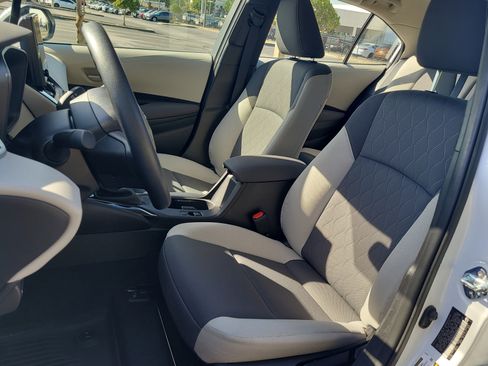 Used 2025 Toyota Corolla LE image 19