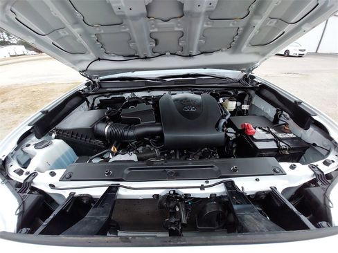 Used 2022 Toyota Tacoma SR image 25