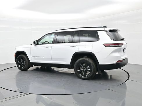 New 2025 Jeep Grand Cherokee L Limited w/ Black Appearance Package image 9