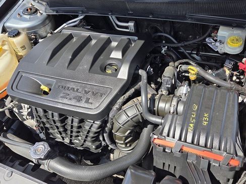 Used 2010 Chrysler Sebring Limited FWD image 20