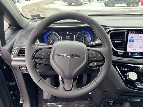 New 2026 Chrysler Pacifica Select w/ S Appearance Package image 22