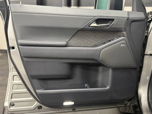 Used 2024 Lexus GX 550 w/ Accessory Package (2T) image 17