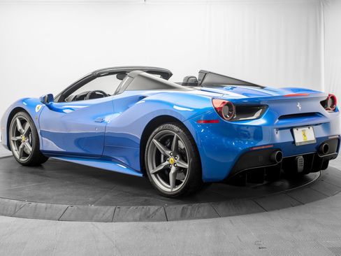 Used 2017 Ferrari 488 Spider RWD image 5