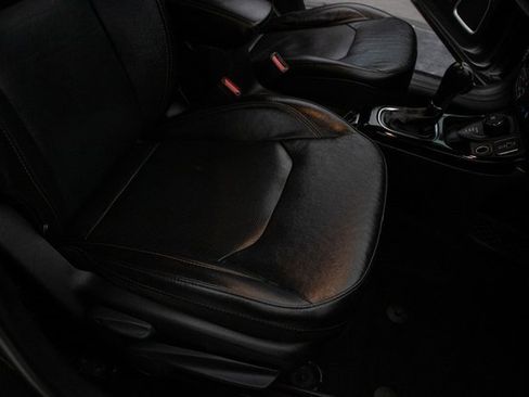 Used 2021 Jeep Compass Limited image 17