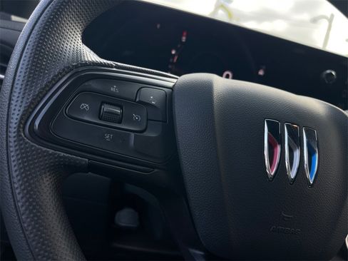 Used 2024 Buick Envista Preferred w/ Convenience II Package image 14