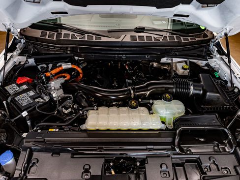 Used 2025 Ford F150 Platinum w/ Equipment Group 702A High image 32