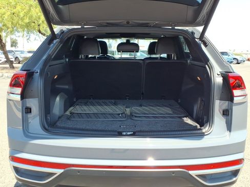 Certified 2021 Volkswagen Atlas Cross Sport SEL Premium AWD/4WD image 17