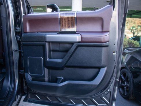 Used 2017 Ford F350 Platinum image 23