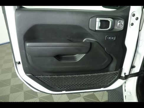 Used 2022 Jeep Wrangler Unlimited Sport w/ Sun And Sound Package AWD/4WD image 20