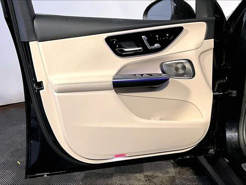 New 2026 Mercedes-Benz GLC 300 4MATIC image 11