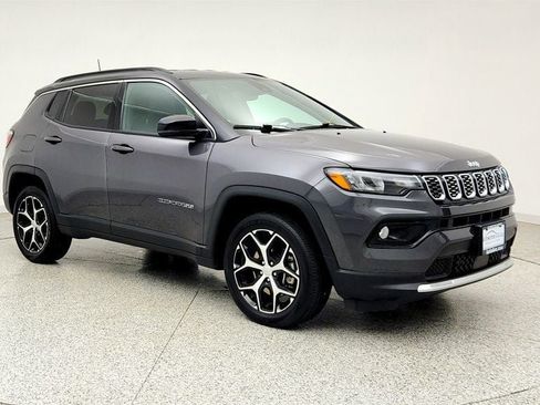 Used 2024 Jeep Compass Limited AWD/4WD image 3
