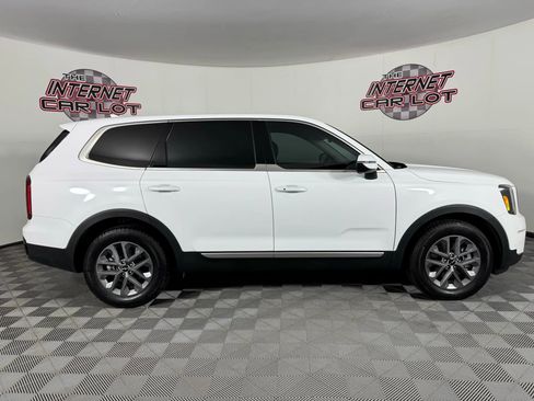 Used 2024 Kia Telluride LX image 8
