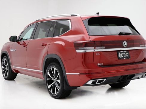 Used 2025 Volkswagen Atlas SEL Premium R-Line image 8