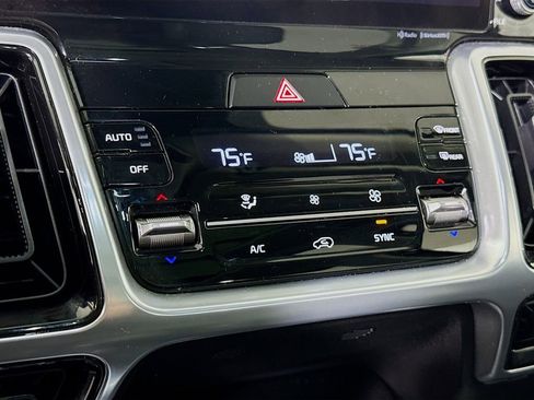 Certified 2023 Kia Sorento SX AWD/4WD image 10