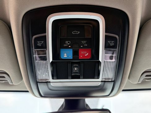 Used 2024 RAM 2500 Laramie AWD/4WD image 33