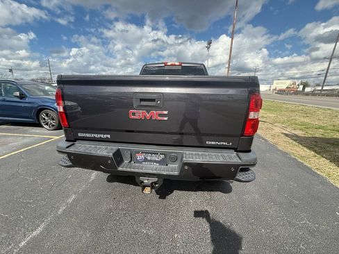 Used 2015 GMC Sierra 2500 Denali w/ Duramax Plus Package image 4