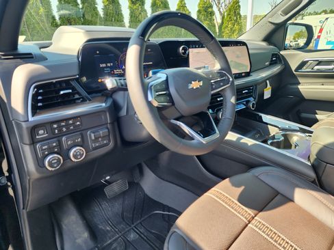 New 2026 Chevrolet Suburban High Country AWD/4WD image 24