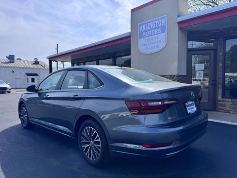 Used 2019 Volkswagen Jetta SE FWD image 3