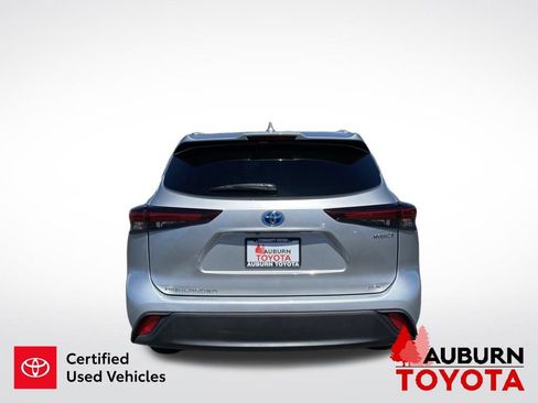 Certified 2024 Toyota Highlander XLE AWD/4WD image 7