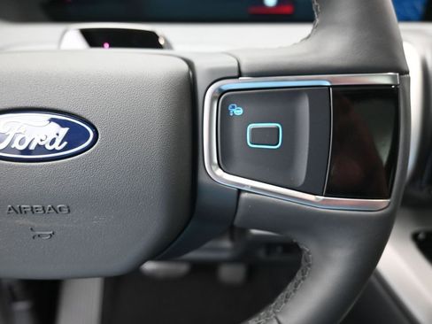 New 2025 Ford Expedition Active image 7