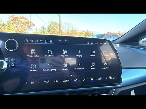 New 2025 Chevrolet Equinox EV LT image 18