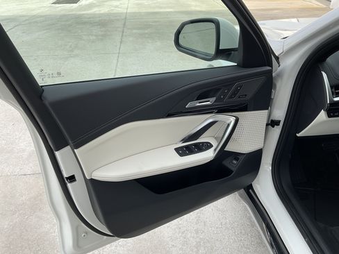 New 2026 BMW X1 xDrive28i AWD/4WD image 8