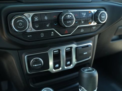 Used 2022 Jeep Wrangler Sport AWD/4WD image 28