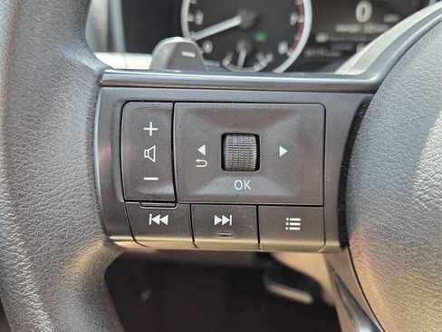 Used 2024 Nissan Rogue S FWD image 32