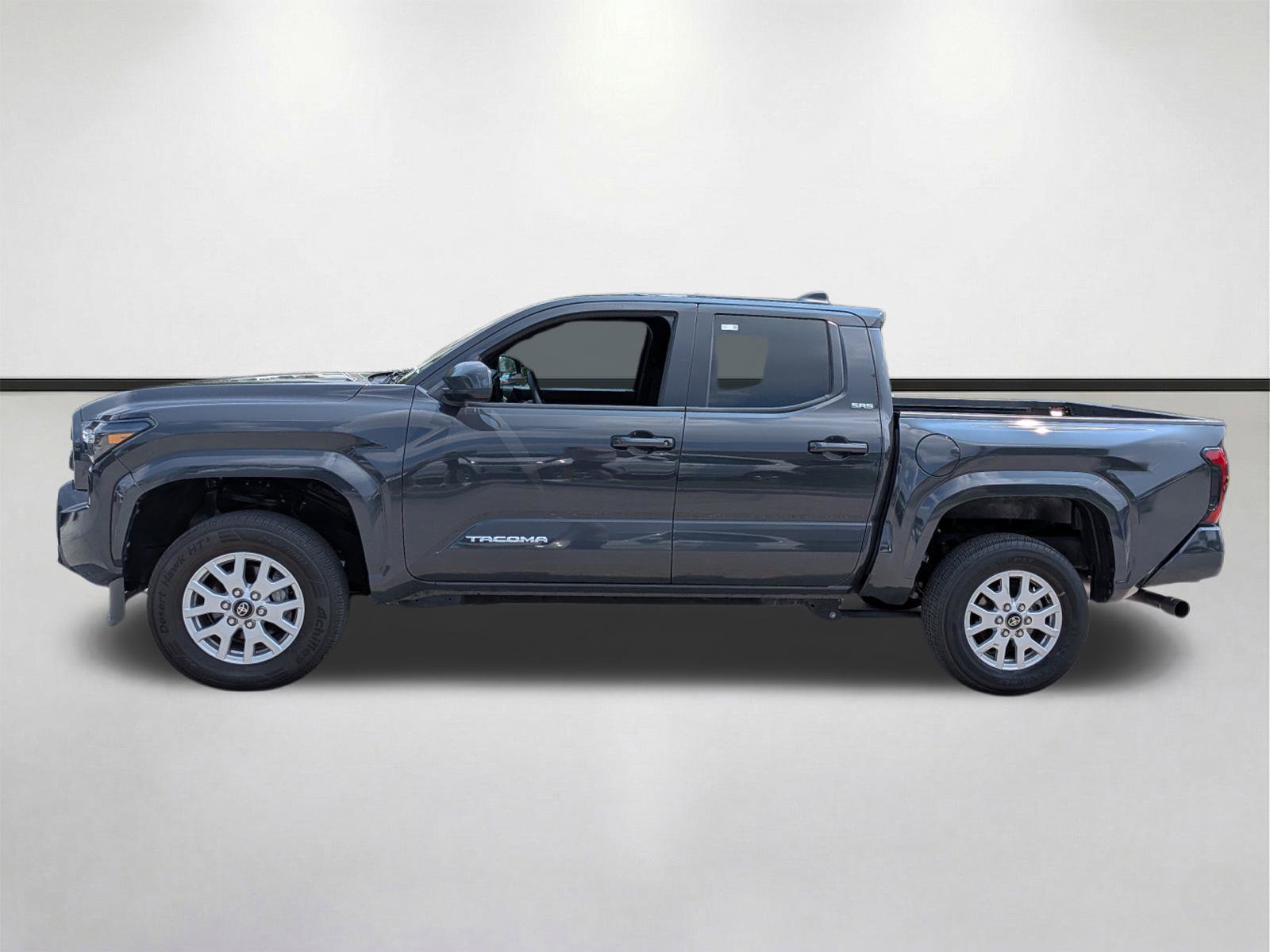 Used 2024 Toyota Tacoma SR5 AWD/4WD image 7