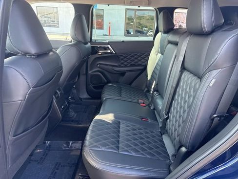 Used 2023 Mitsubishi Outlander SEL image 23