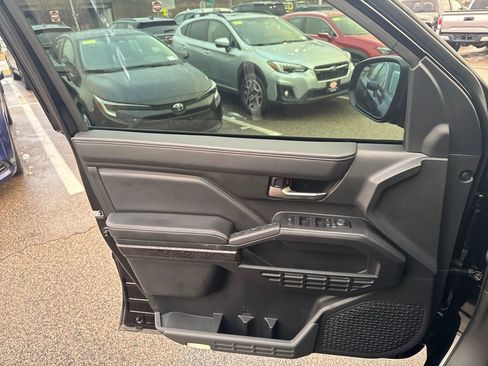 Used 2025 Toyota Tacoma Limited image 38