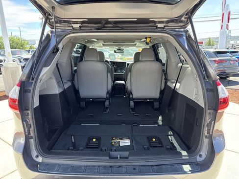 Used 2020 Toyota Sienna Limited Premium w/ Carpet Mat Package AWD/4WD image 6