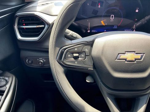 Used 2024 Chevrolet TrailBlazer LS w/ LS Convenience Package FWD image 22