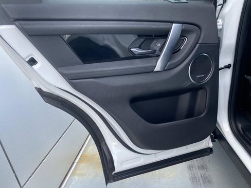 Used 2022 Land Rover Discovery Sport SE image 13