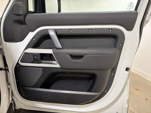 Certified 2022 Land Rover Defender 110 X-Dynamic SE AWD/4WD image 23