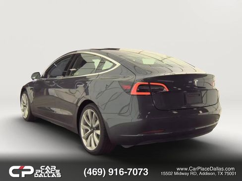 Used 2019 Tesla Model 3 Standard Range image 3