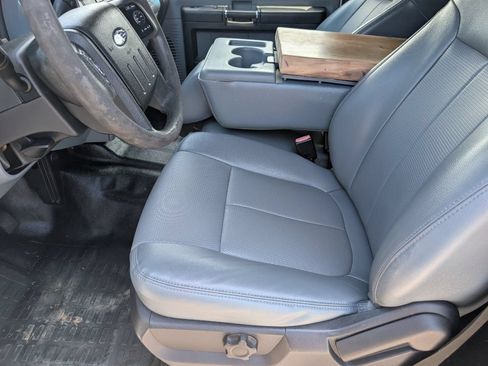 Used 2016 Ford F250 XL w/ Power Equipment Group AWD/4WD image 8
